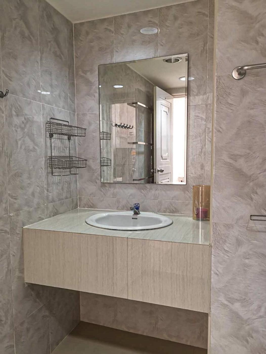 Tower Resident In The Heart Of Bangkok Shopping Center Apartment Makkasan Екстериор снимка