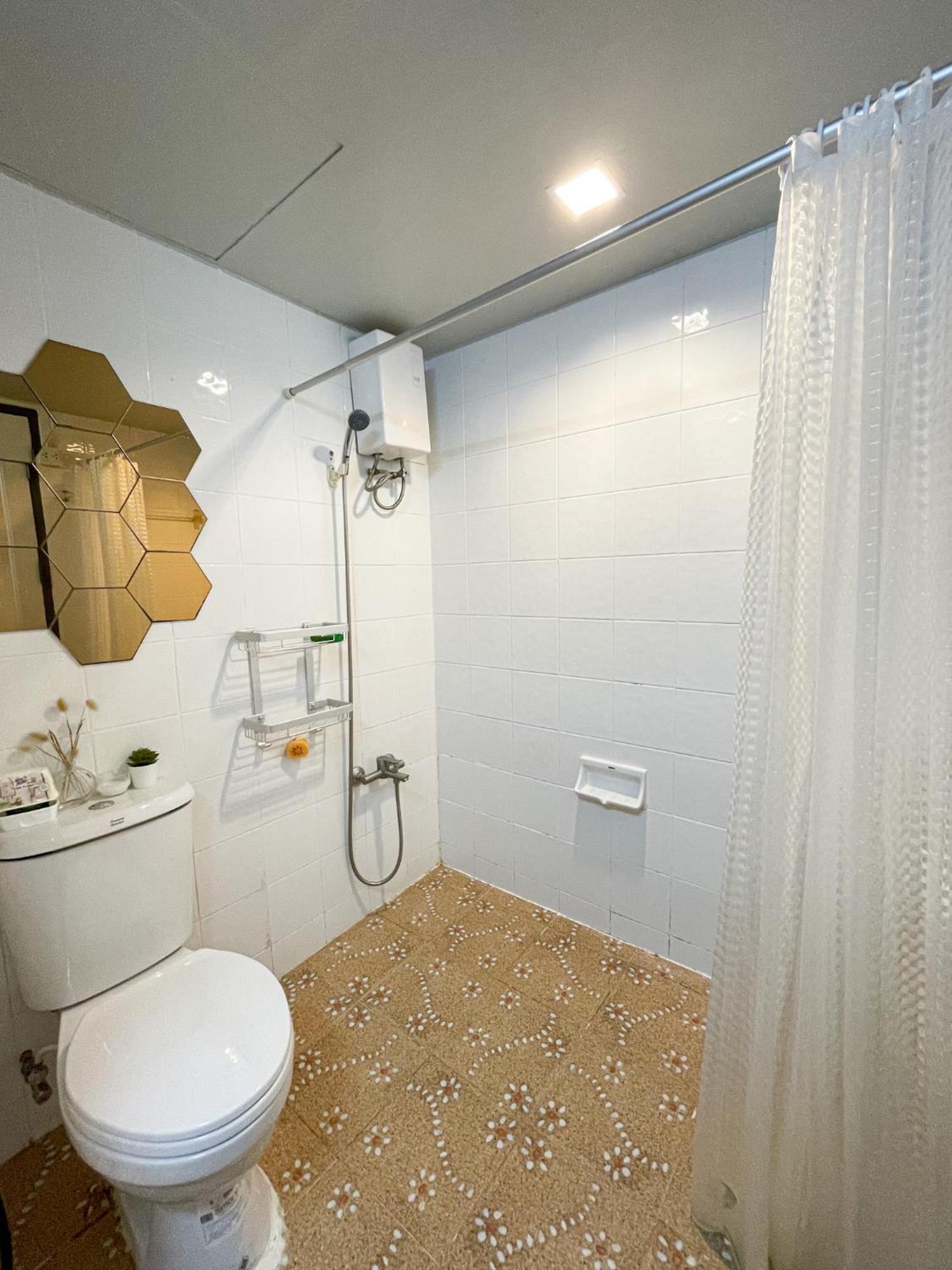 Tower Resident In The Heart Of Bangkok Shopping Center Apartment Makkasan Екстериор снимка